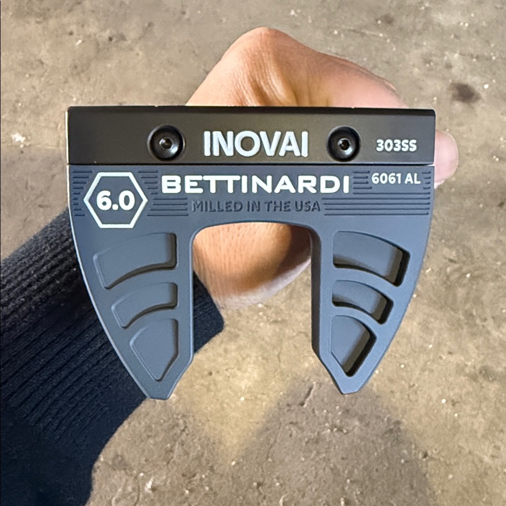 Like NEW Bettinardi 2024 Inovai 6.0 Series Slant putter with headcover - Picture 2 of 5